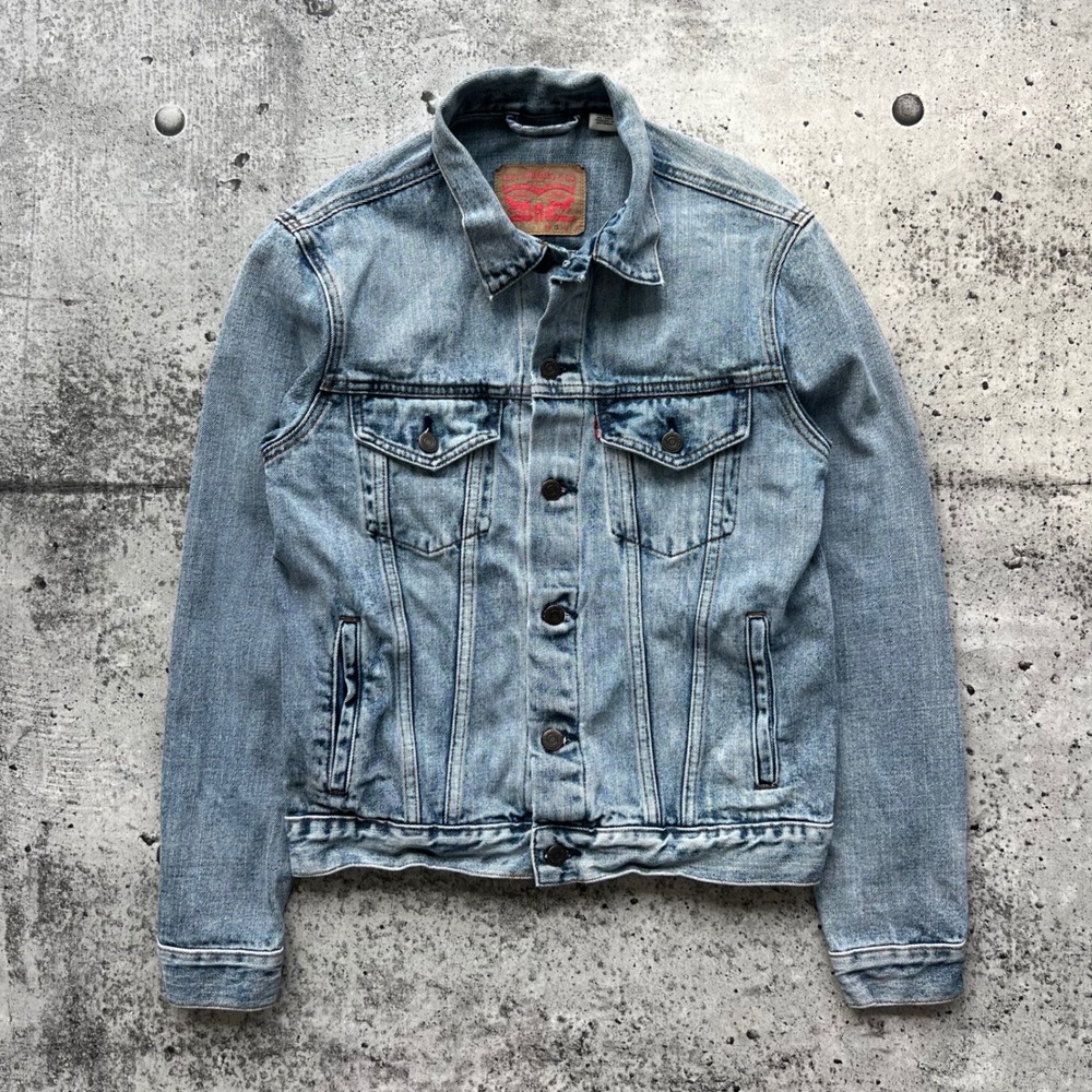 Levi's Jacket Women Small Light Blue Wash Denim Trucker Jean
